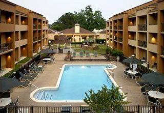 Courtyard By Marriott Midtown Hotel